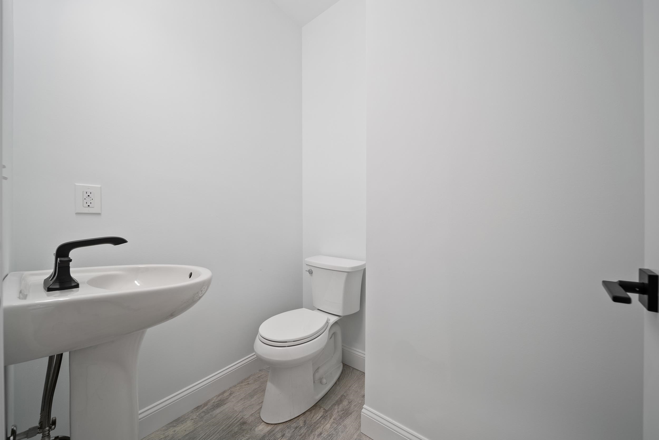 39 Mill Road Derry, NH 03038 - Photo 26 of 57