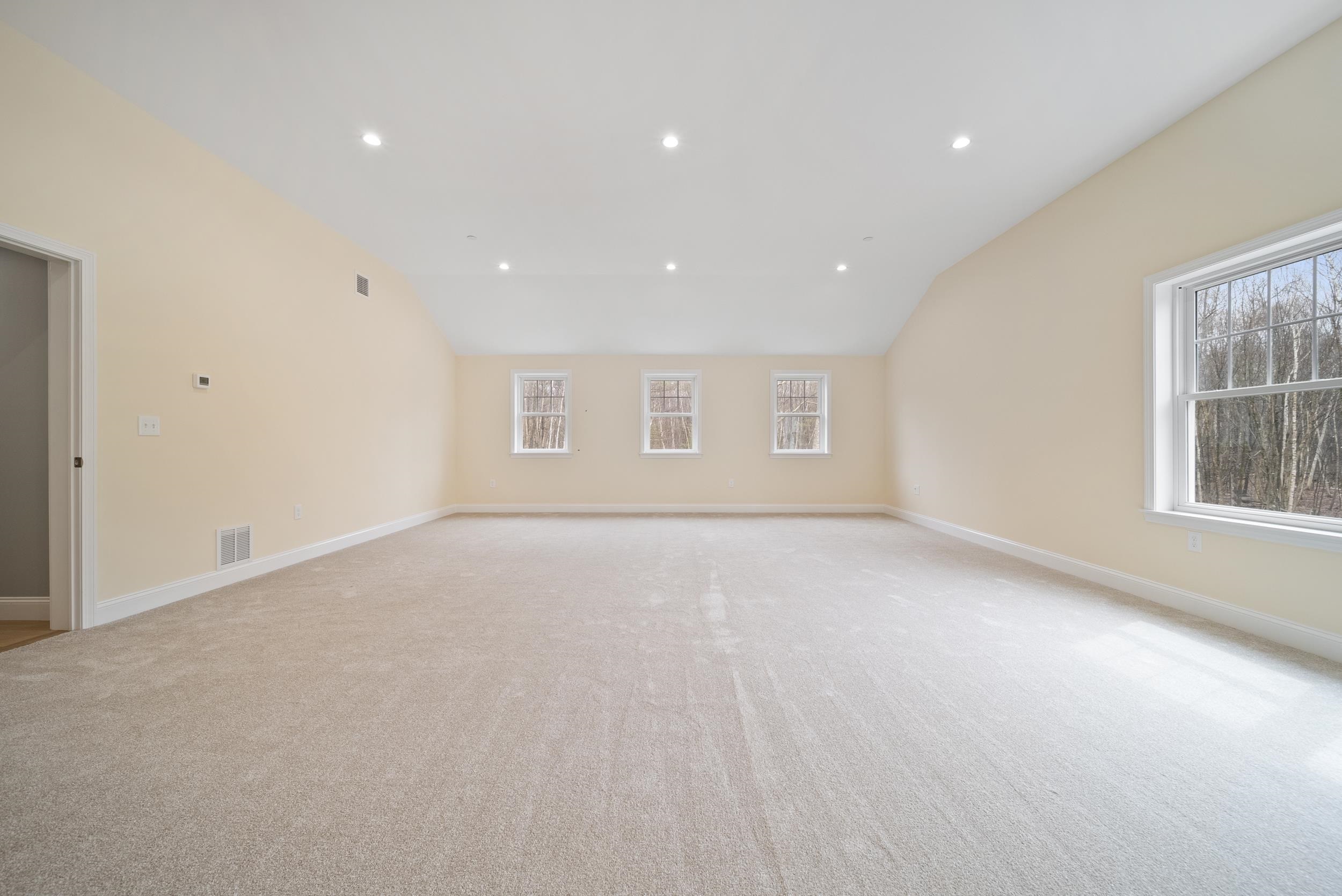 39 Mill Road Derry, NH 03038 - Photo 42 of 57