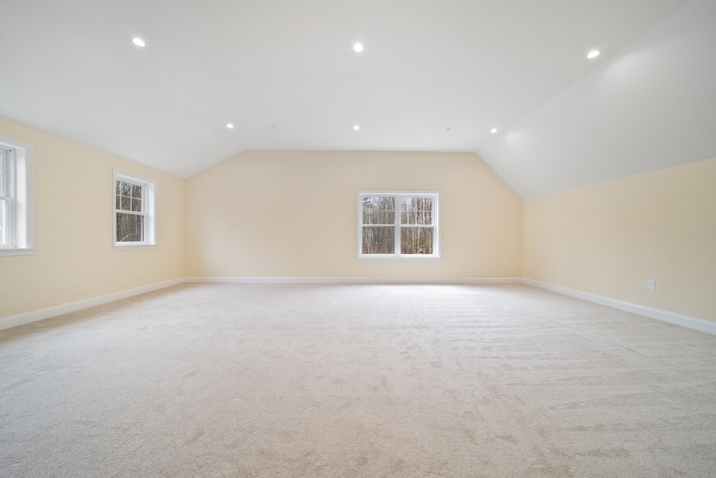 39 Mill Road Derry, NH 03038 - Photo 43 of 57