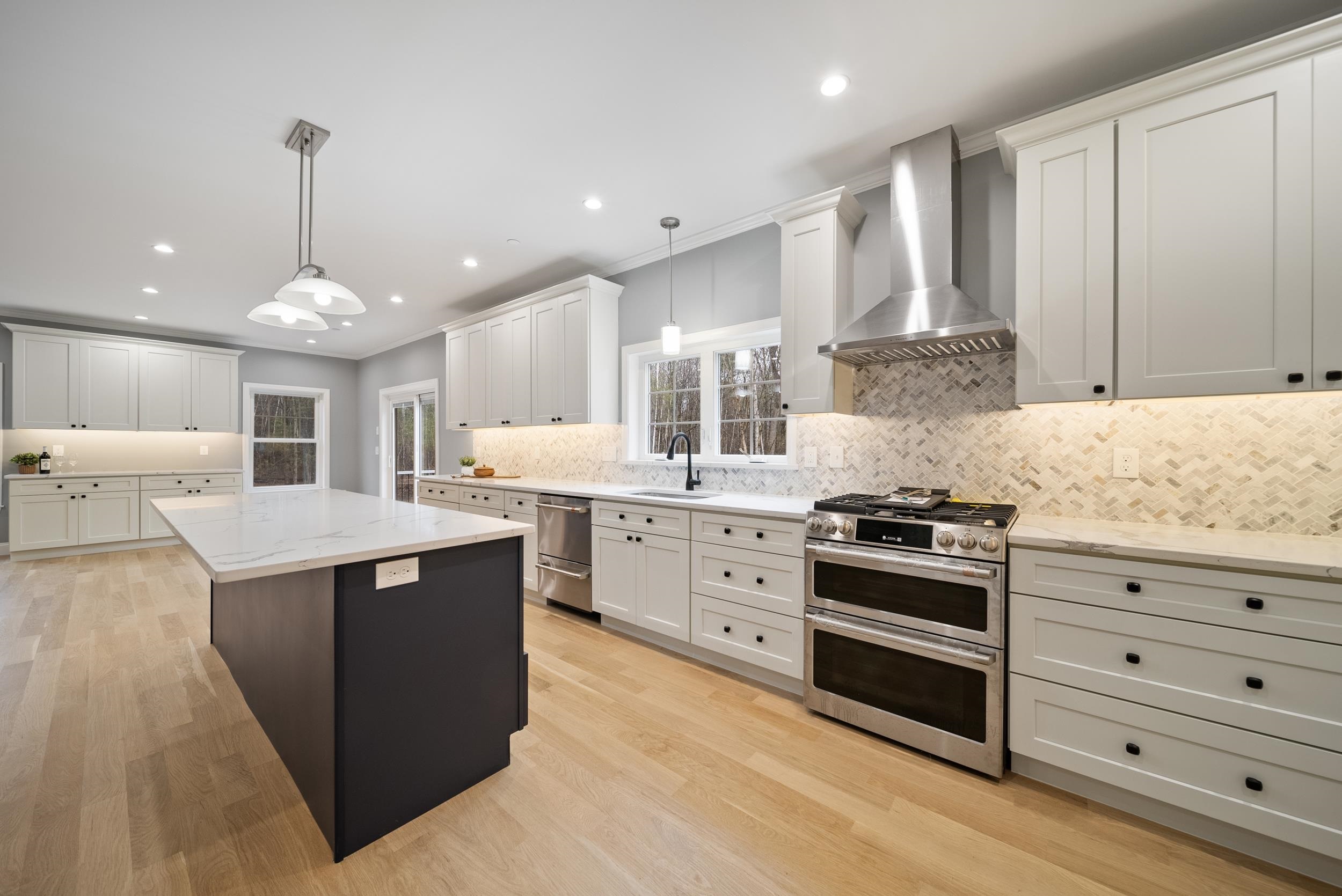 39 Mill Road Derry, NH 03038 - Photo 5 of 57