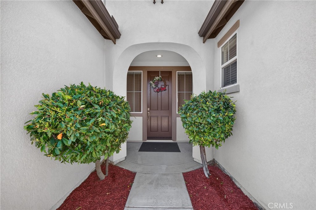 12687 Cathedral Ridge Way Riverside, CA 92503 - Photo 4 of 71
