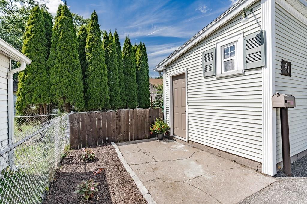 44 Rochester Street Chicopee, MA 01020 - Photo 21 of 27