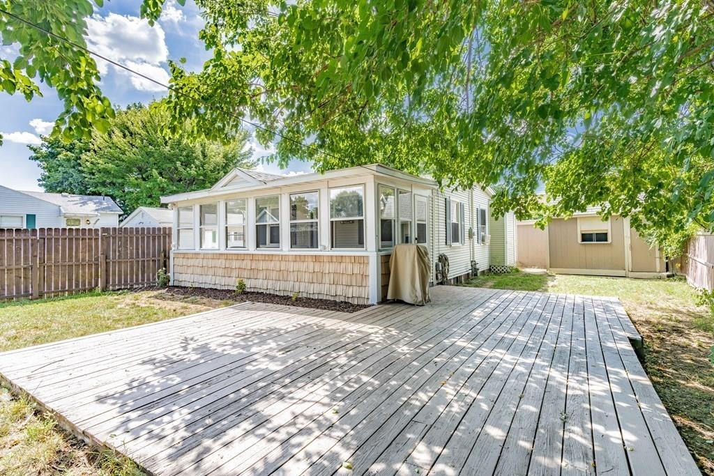 44 Rochester Street Chicopee, MA 01020 - Photo 4 of 27