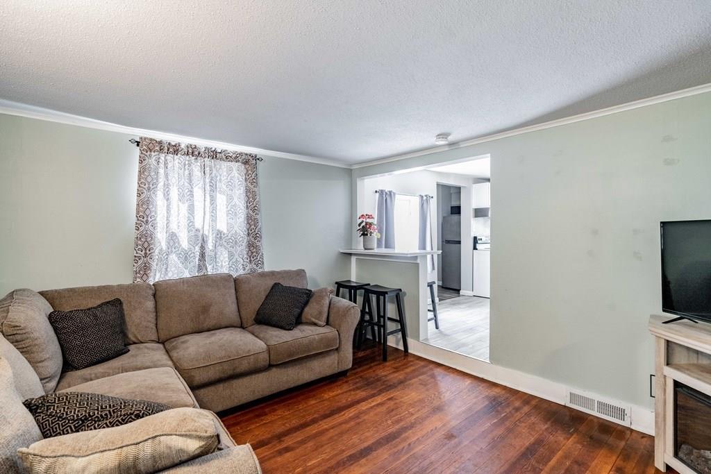 44 Rochester Street Chicopee, MA 01020 - Photo 8 of 27
