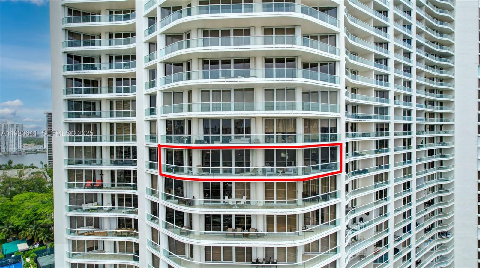 7000 Island Boulevard, Unit 1701 Aventura, FL 33160 - Photo 54 of 65 a view of a tall building
