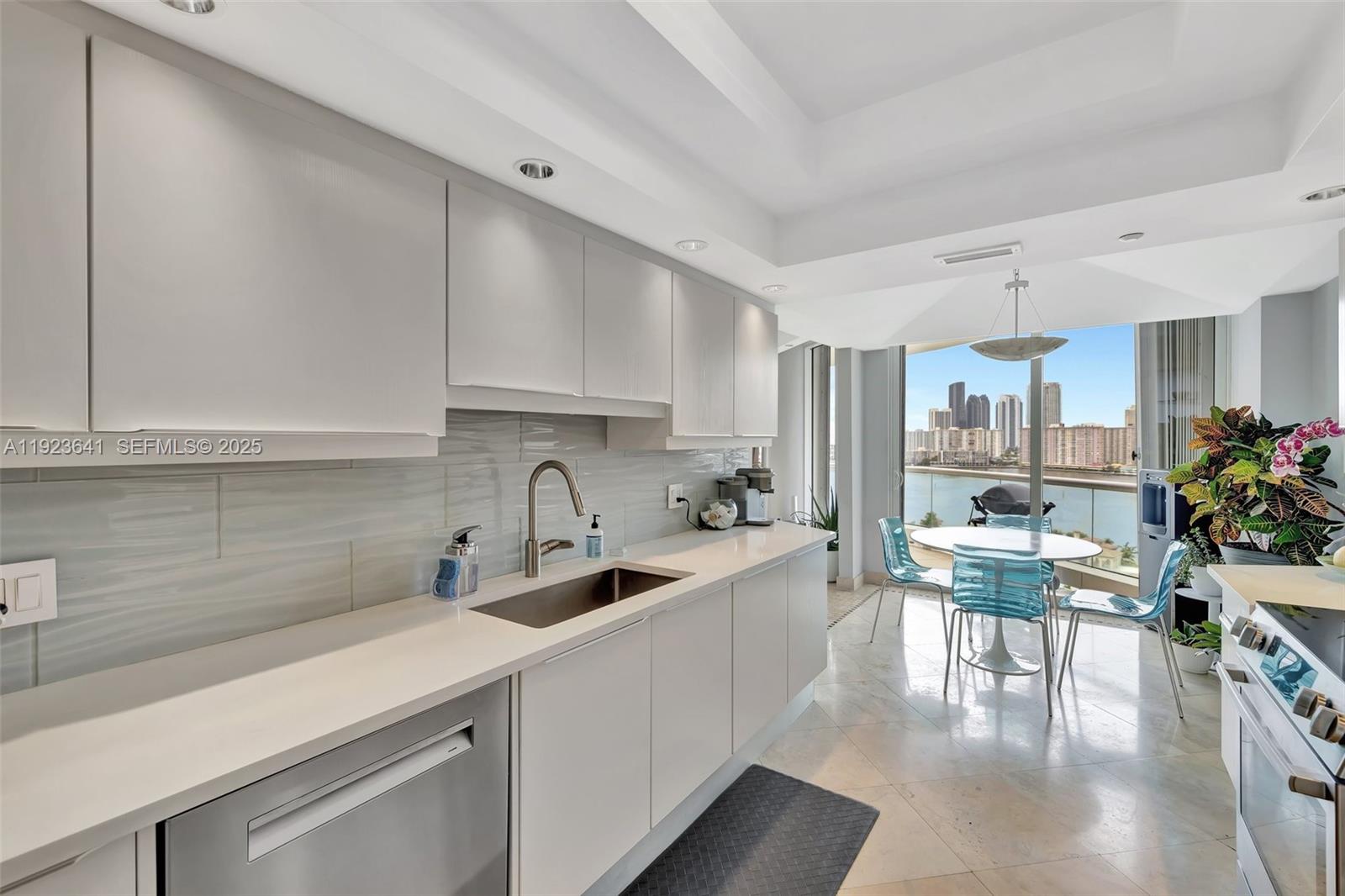 7000 Island Boulevard, Unit 1701 Aventura, FL 33160 - Photo 8 of 65