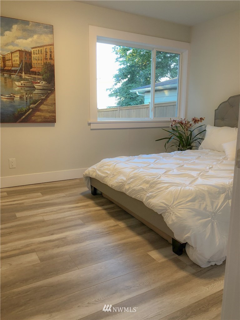 1708 Beacon Way Southeast Renton, WA 98058 - Photo 12 of 17 Gallery Image 12