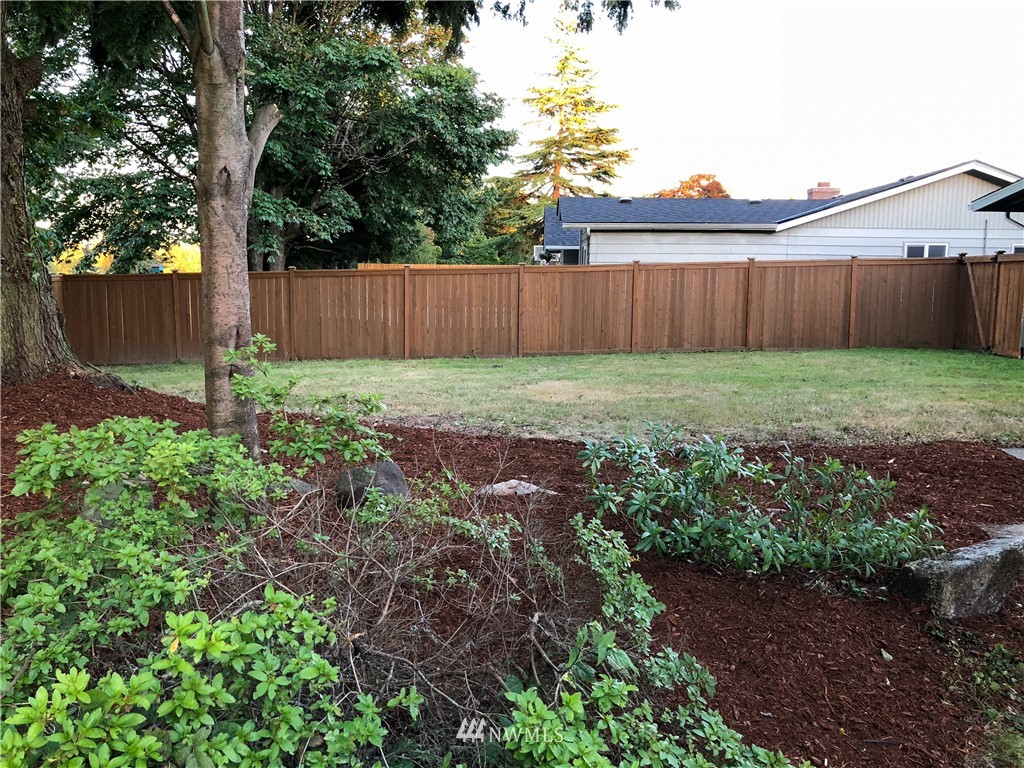 1708 Beacon Way Southeast Renton, WA 98058 - Photo 15 of 17 Gallery Image 15