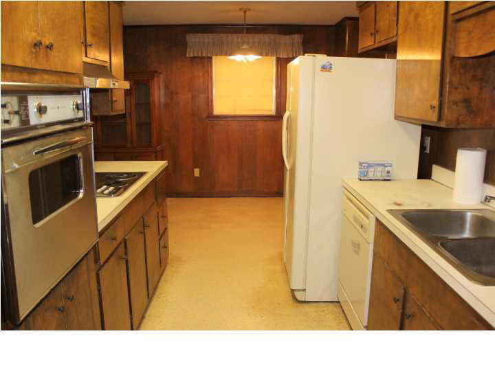 828 Briarfield Road Jackson, MS 39211 - Photo 14 of 48 Kitchen