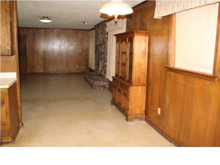 828 Briarfield Road Jackson, MS 39211 - Photo 17 of 48 Breakfast Area