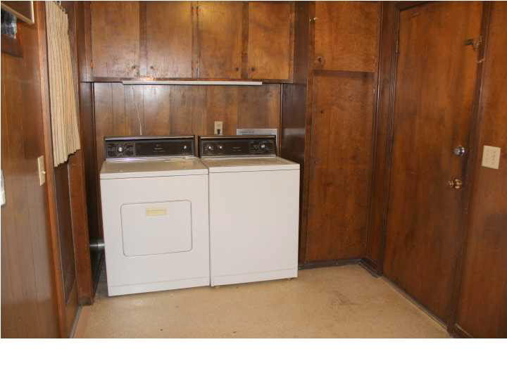828 Briarfield Road Jackson, MS 39211 - Photo 18 of 48 Laundry