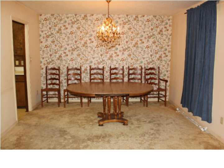 828 Briarfield Road Jackson, MS 39211 - Photo 21 of 48 Formal Living-Dining