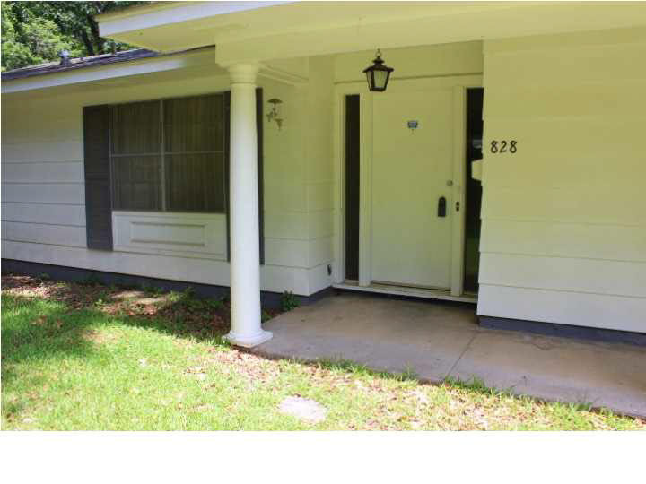 828 Briarfield Road Jackson, MS 39211 - Photo 3 of 48 Front Entrance