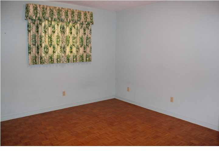 828 Briarfield Road Jackson, MS 39211 - Photo 37 of 48 3rd Bedroom