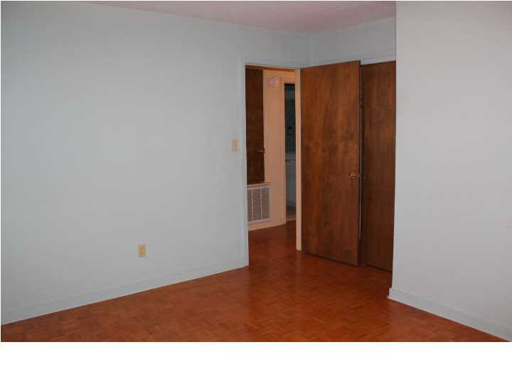 828 Briarfield Road Jackson, MS 39211 - Photo 39 of 48 3rd Bedroom