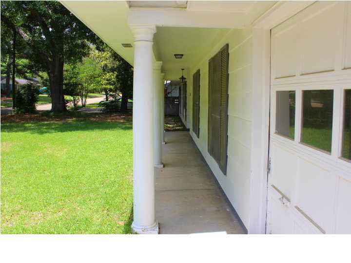 828 Briarfield Road Jackson, MS 39211 - Photo 4 of 48 Covered Front Porch