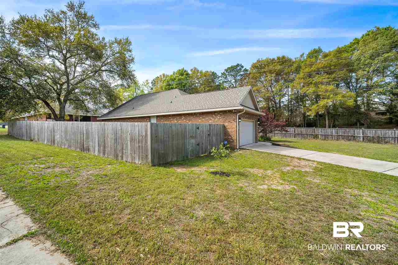 8075 Brookside Lane Daphne, AL 36526 - Photo 24 of 26 Front View w/ Lemon Tree