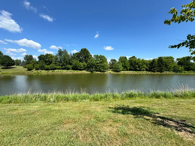 $149,900 | 24 Autumn Court, St. Charles, IL 60175