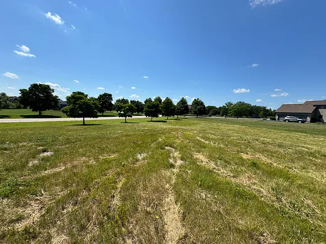 $149,900 | 24 Autumn Court, St. Charles, IL 60175