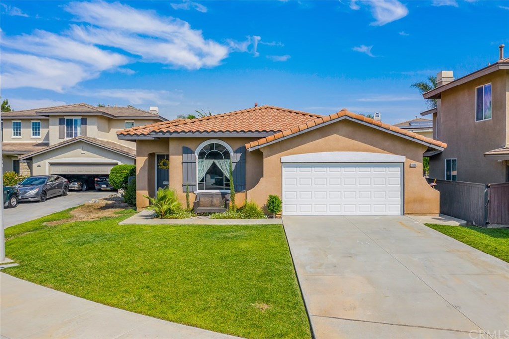 31090 Florence Court Winchester, CA 92596 - Photo 2 of 35