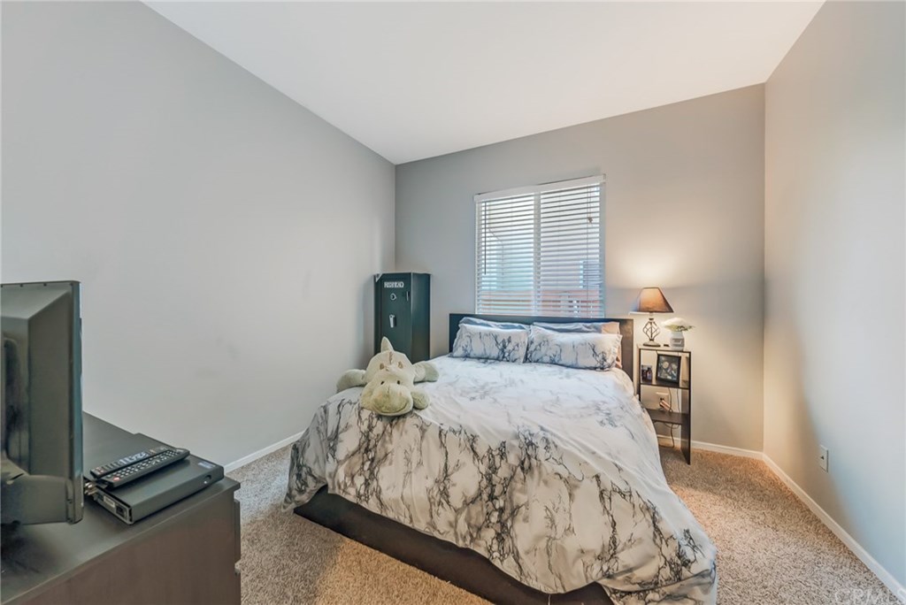 31090 Florence Court Winchester, CA 92596 - Photo 25 of 35