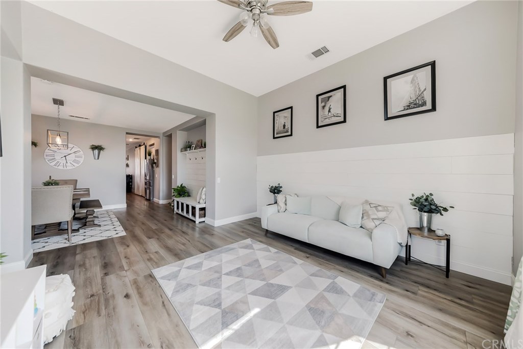 31090 Florence Court Winchester, CA 92596 - Photo 5 of 35