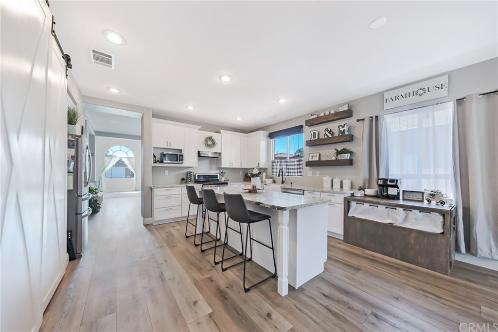 31090 Florence Court Winchester, CA 92596 - Photo 9 of 35