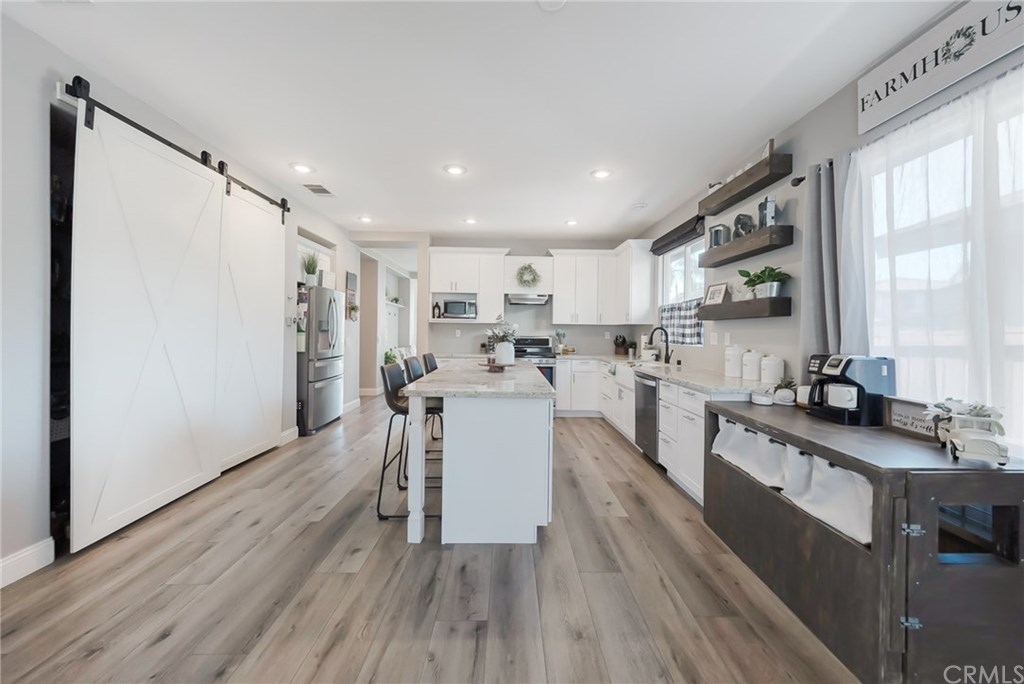 31090 Florence Court Winchester, CA 92596 - Photo 10 of 35