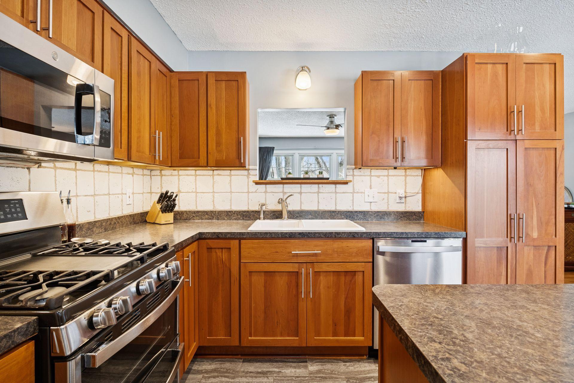 8330 Beard Road Bloomington, MN 55431 - Photo 12 of 41