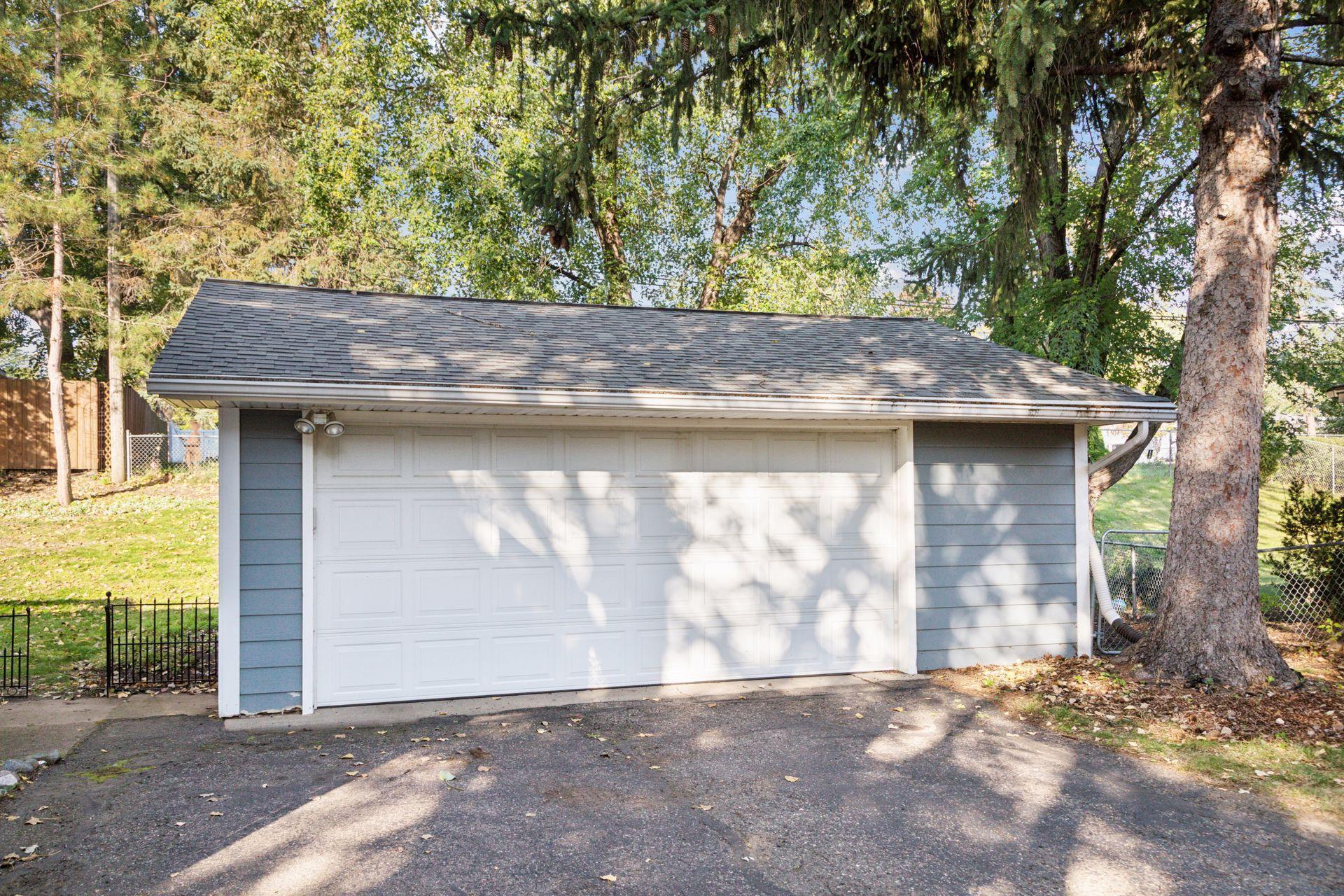 8330 Beard Road Bloomington, MN 55431 - Photo 32 of 41