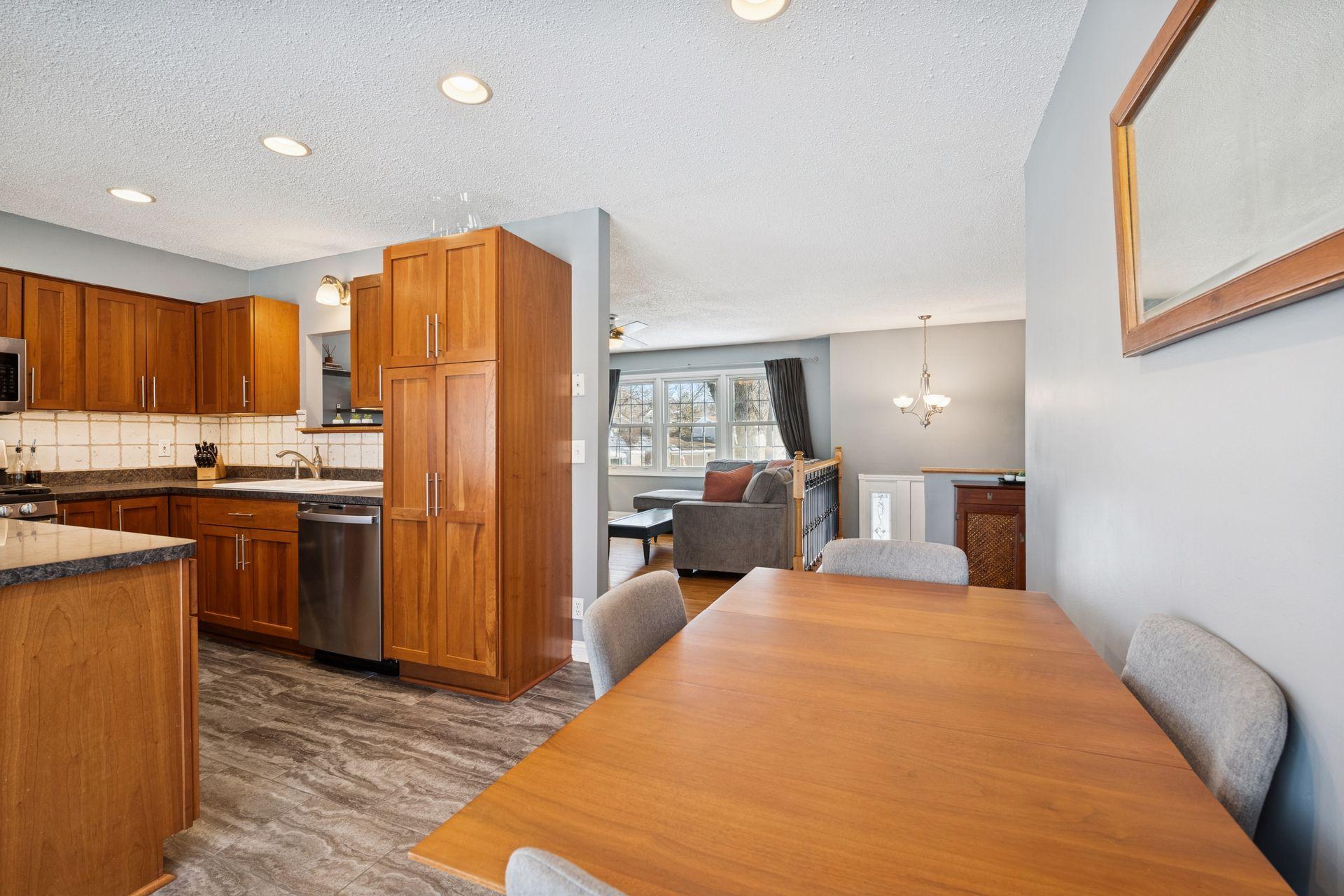 8330 Beard Road Bloomington, MN 55431 - Photo 9 of 41