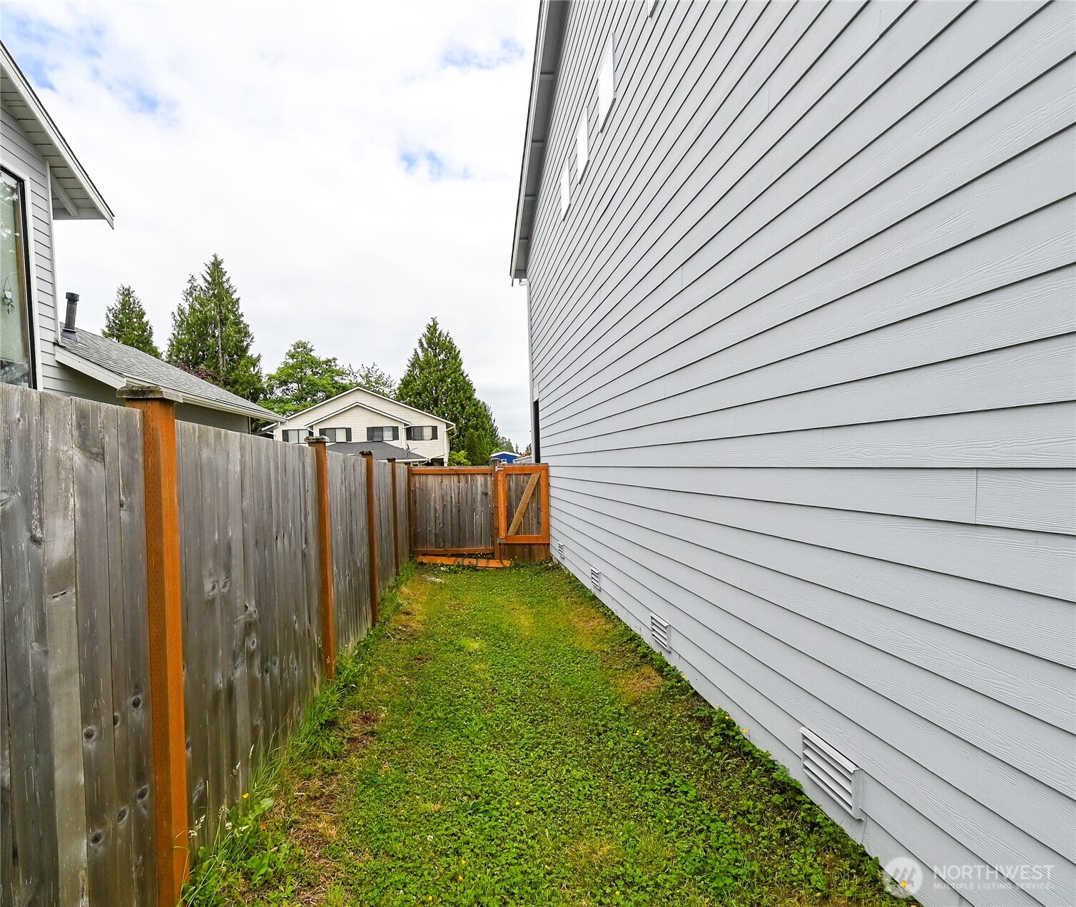 11512 3rd Place West, Unit B Everett, WA 98204 - Photo 24 of 26