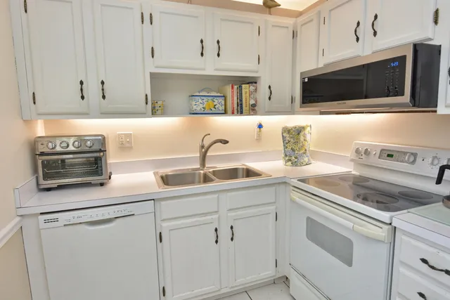 $137,750 | 1225 Northwest 21st Street, Unit 203, Stuart, FL 34994