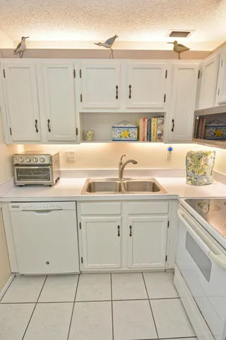 $137,750 | 1225 Northwest 21st Street, Unit 203, Stuart, FL 34994