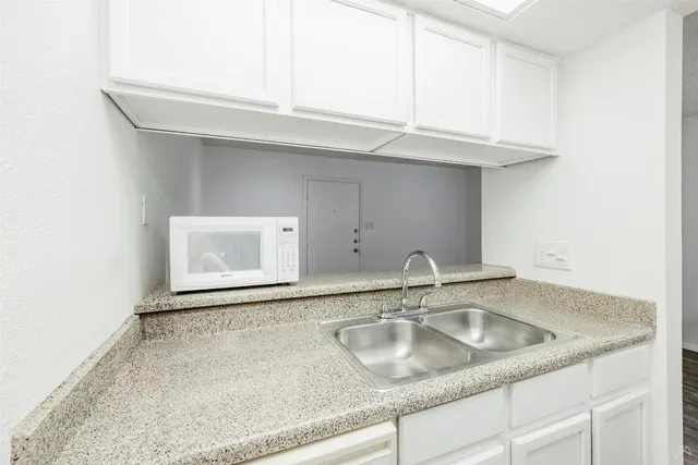 $889 | 3600 Greystone Drive, Unit 214, Austin, TX 78731