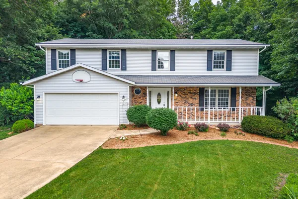 $295,000 | 3 Shagbark Court, Bloomington, IL 61701