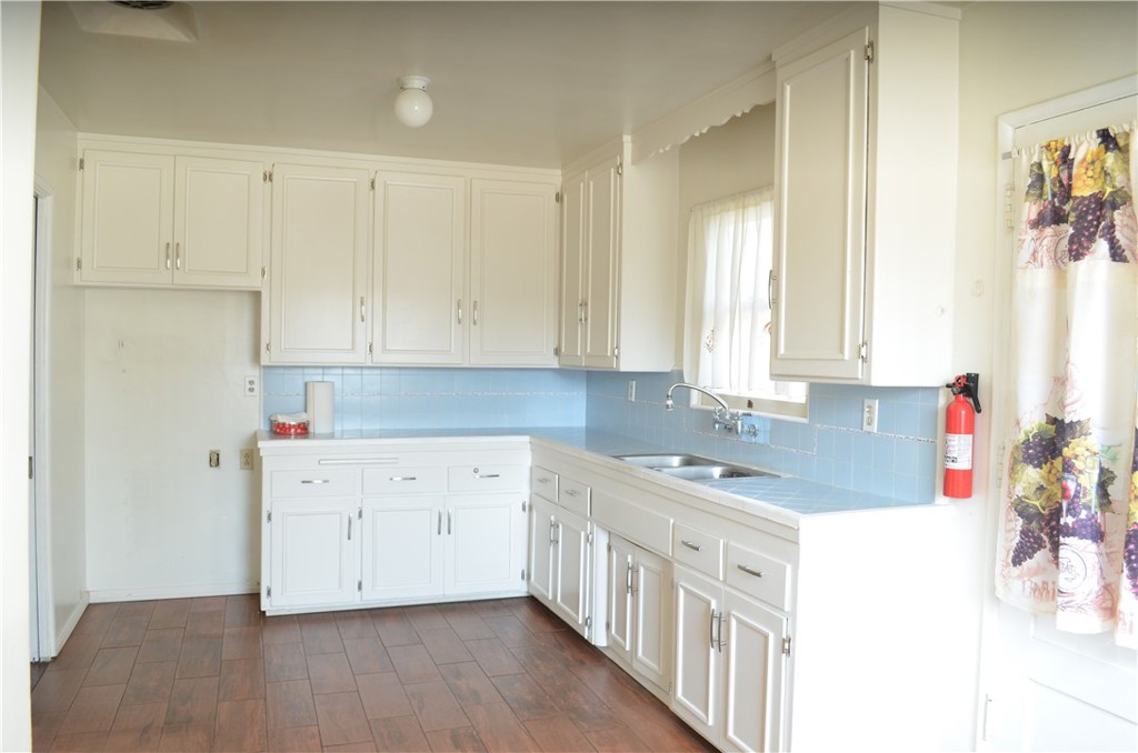 4139 St George Place Riverside, CA 92504 - Photo 8 of 42 Another angle from the dining place