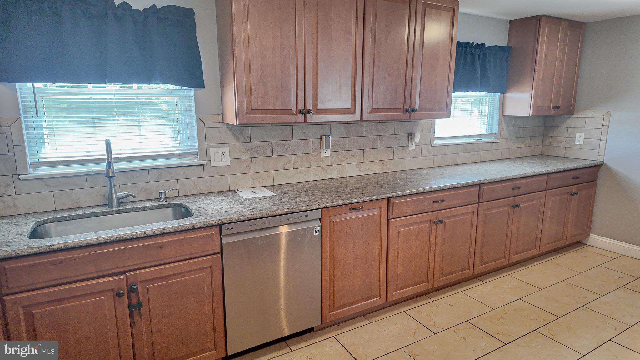 8520 Bridle Road Philadelphia, PA 19111 - Photo 9 of 33 Gallery Image 9