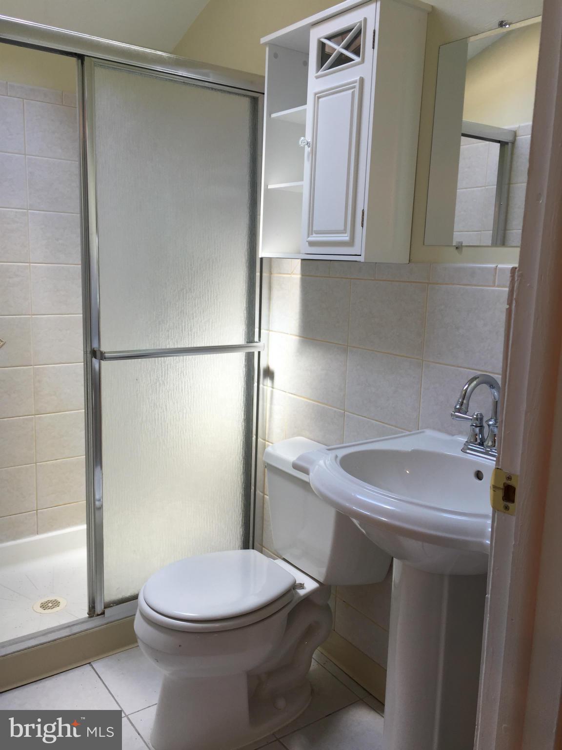 632 Ritchie Avenue Silver Spring, MD 20910 - Photo 9 of 23 Bath (Master)
