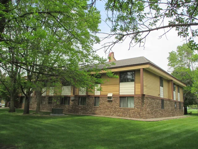 $705 | 701 North 7th Street, Unit 107, Olivia, MN 56277