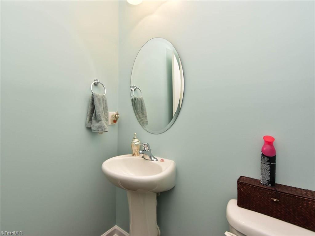 3227 Grandview Club Road Pfafftown, NC 27040 - Photo 4 of 22 Gallery Image 4