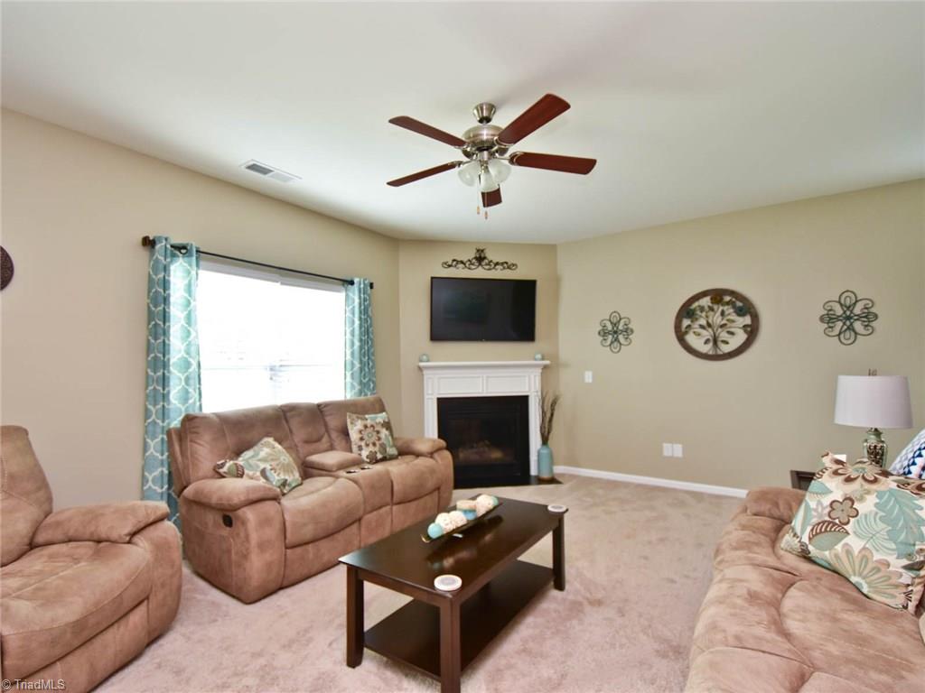 3227 Grandview Club Road Pfafftown, NC 27040 - Photo 5 of 22 Gallery Image 5