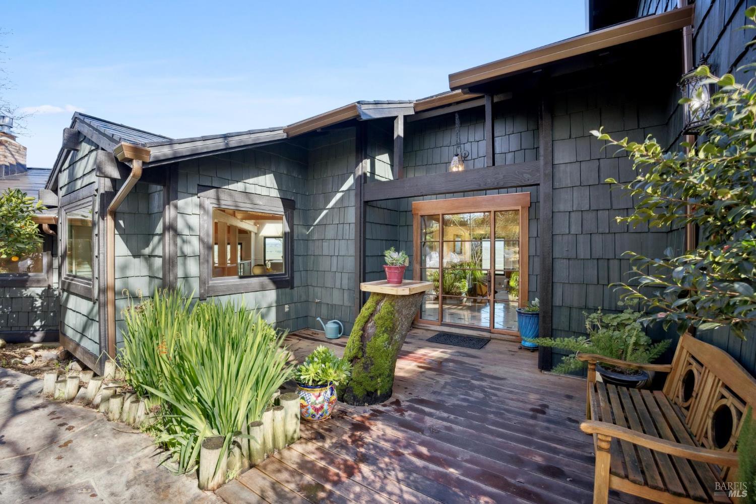 160 Crest Road Novato, CA 94945 - Photo 13 of 85