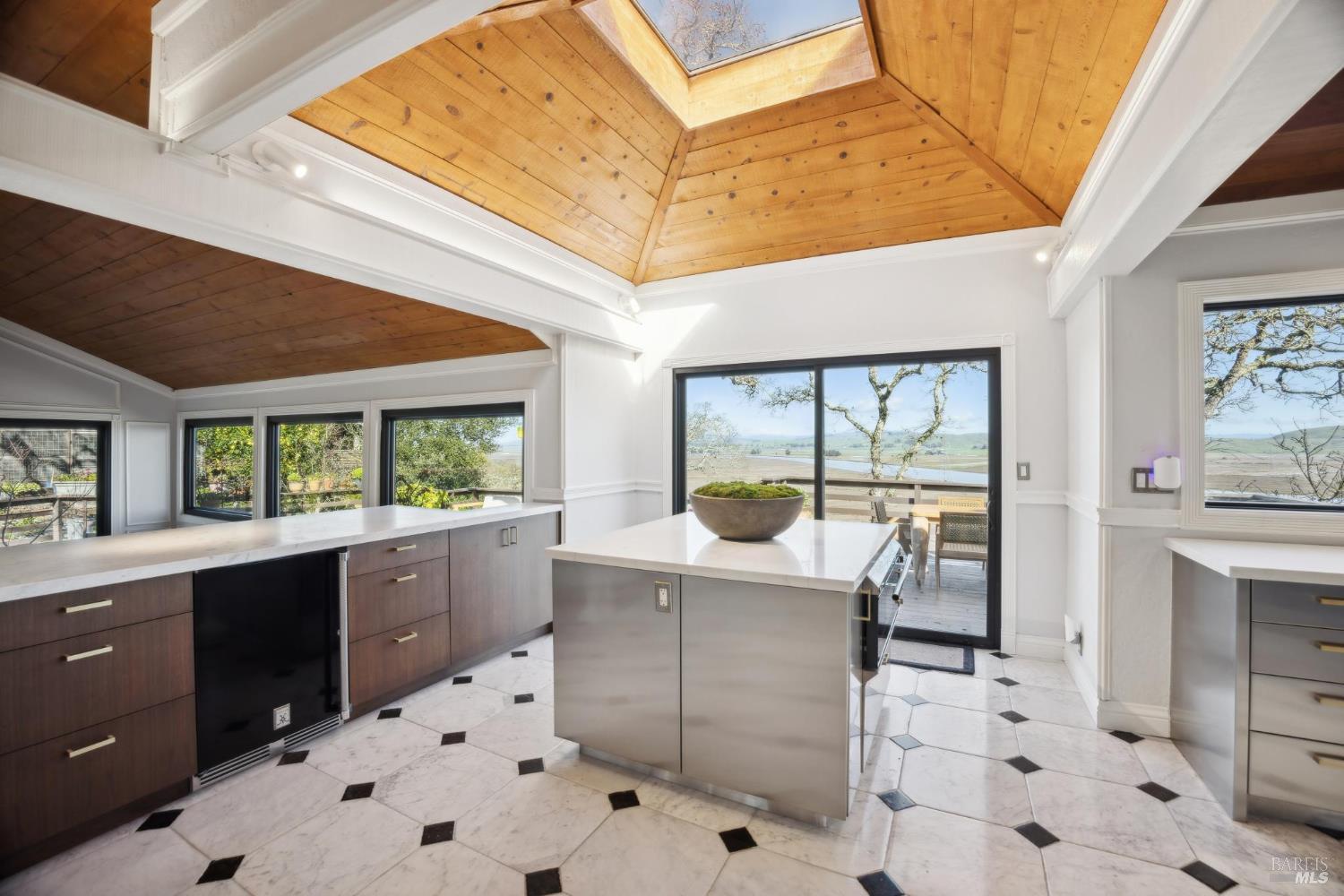 160 Crest Road Novato, CA 94945 - Photo 39 of 85
