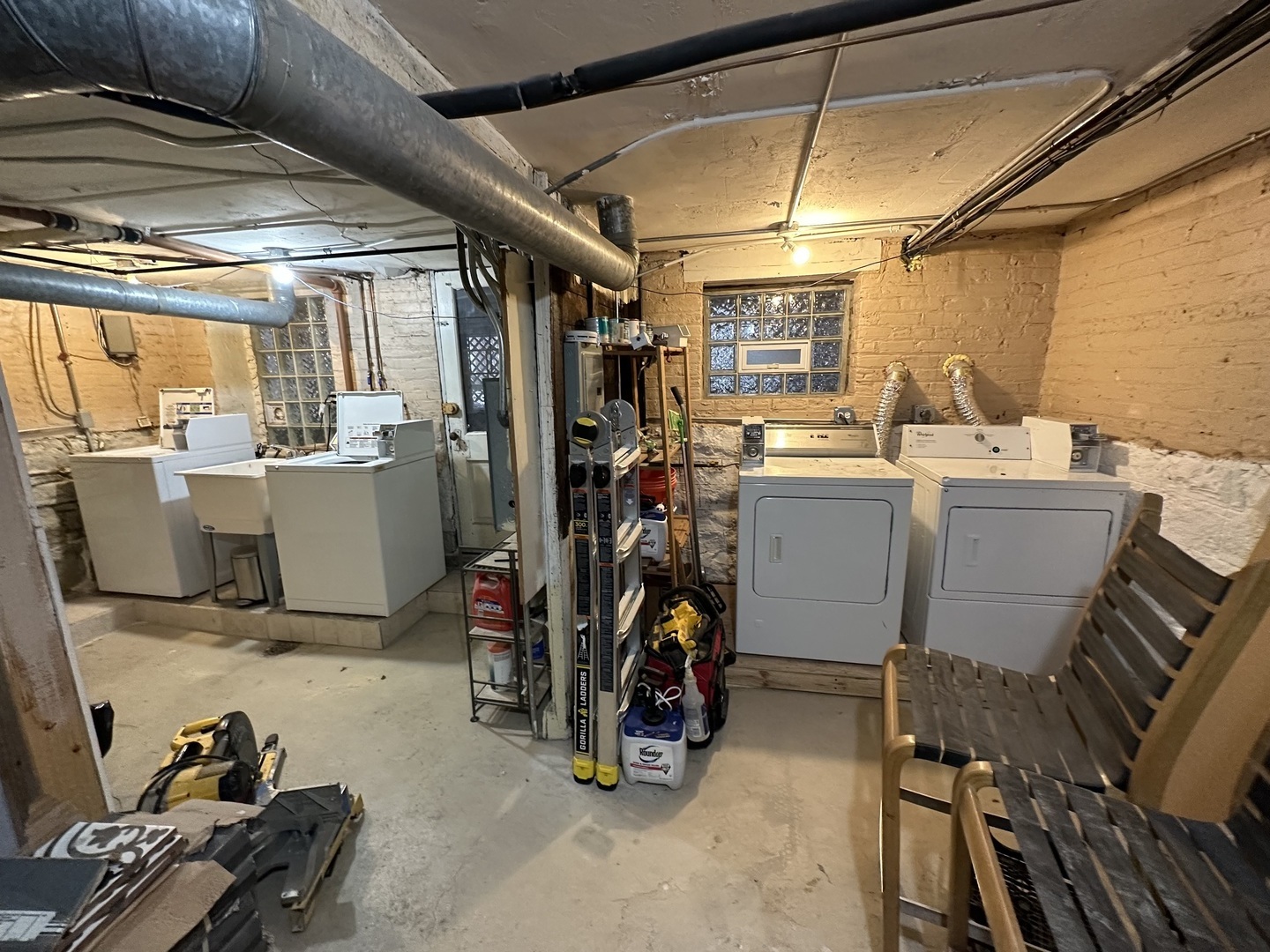 843 West Newport Avenue, Unit 2 Chicago, IL 60657 - Photo 25 of 26 a view of a room with gym equipment