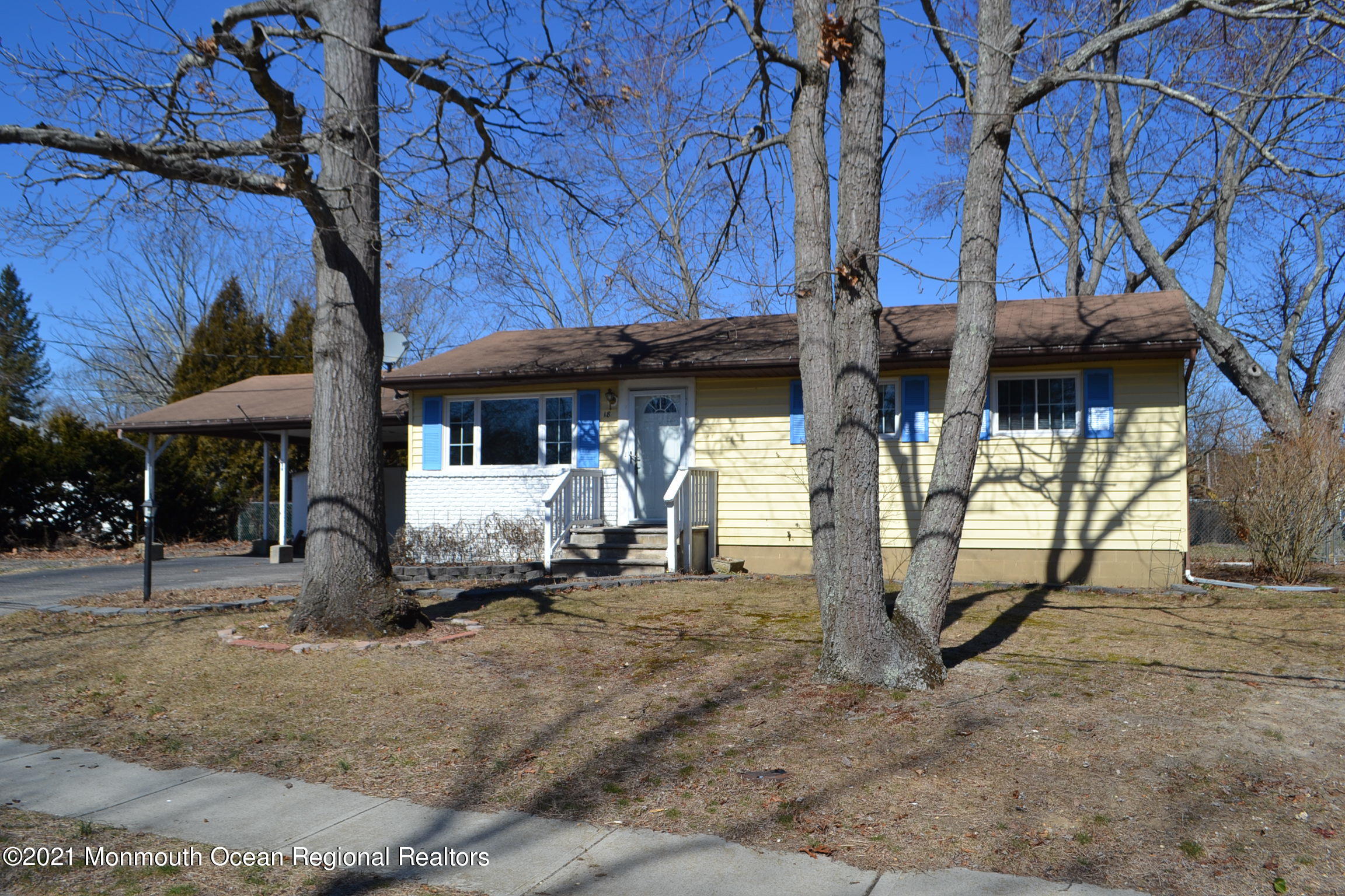 18 Castle Avenue Jackson, NJ 08527 - Photo 2 of 19 a front view of a house with a yard