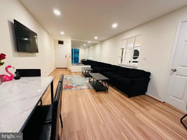 $299,500 | 5051 7th Road South, Unit 201, Arlington, VA 22204