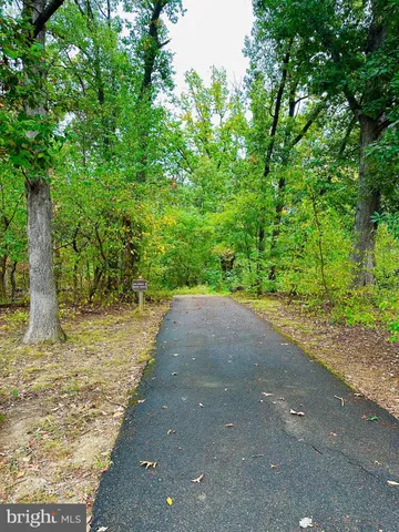 $299,500 | 5051 7th Road South, Unit 201, Arlington, VA 22204