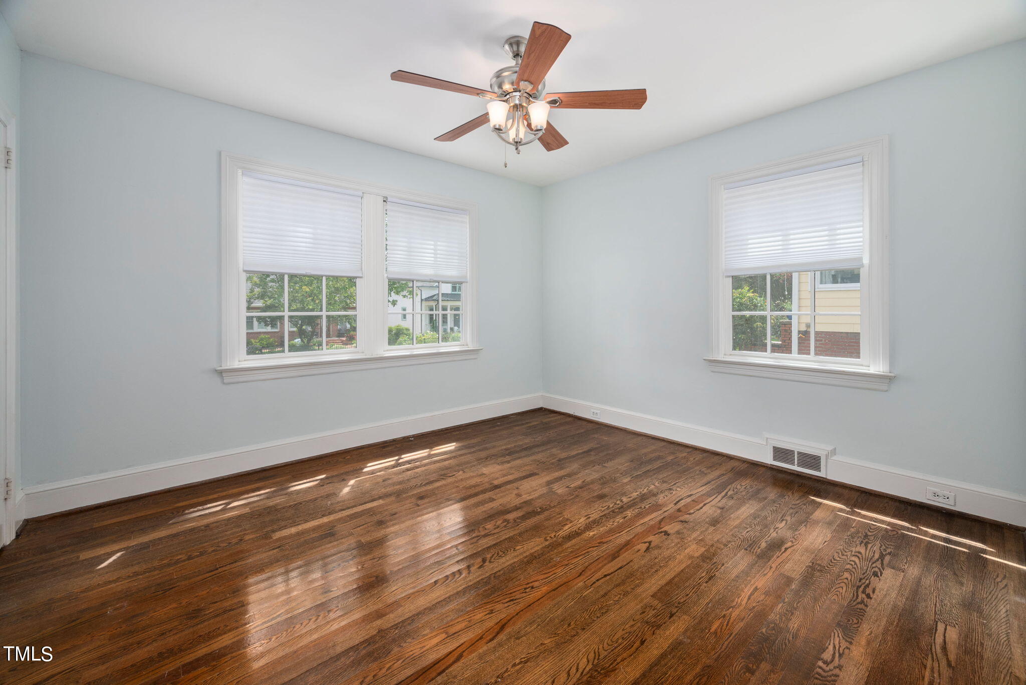 506 Harvey Street Raleigh, NC 27608 - Photo 10 of 39 30-web-or-mls-506-harvey-st (1)
