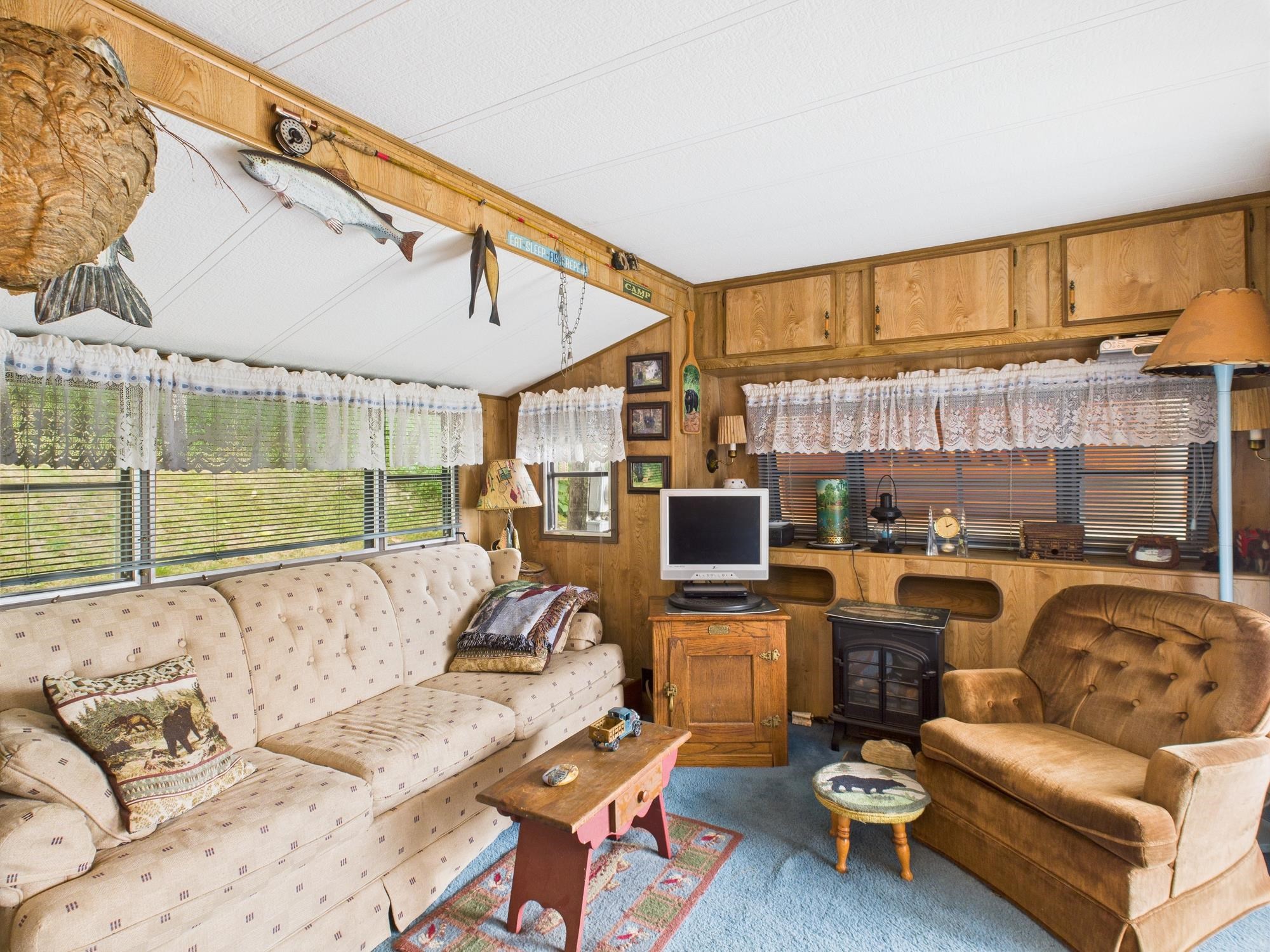 1459 Main Street Pittsburg, NH 03592 - Photo 4 of 21